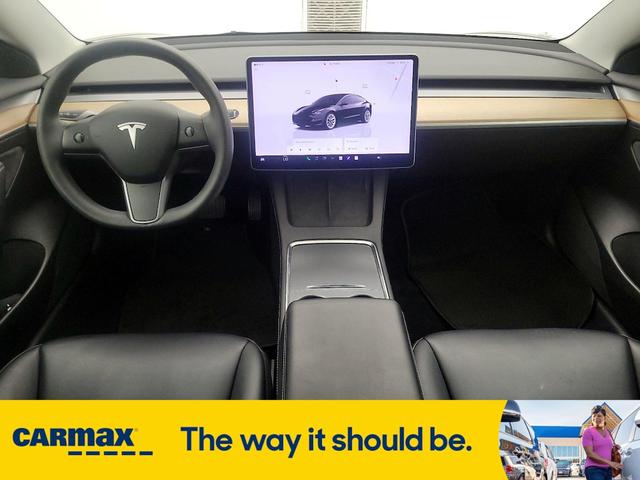 Photo of 2022 Black Tesla Model 3