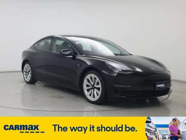 Photo of 2022 Black Tesla Model 3