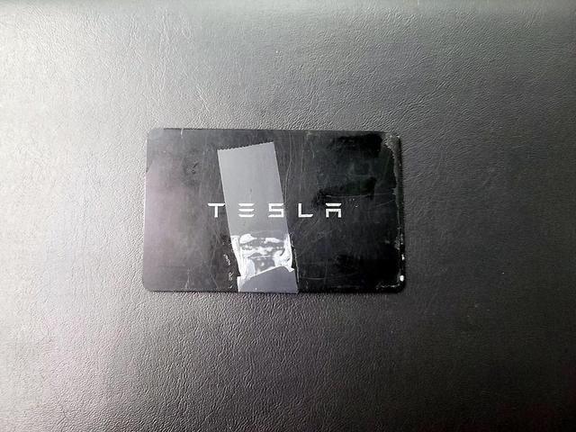 Photo of 2022 Black Tesla Model 3