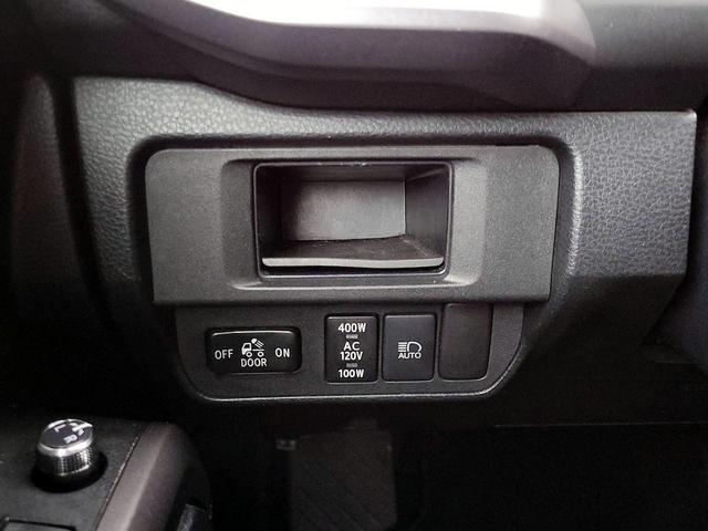 Photo of 2018 White Toyota Tacoma