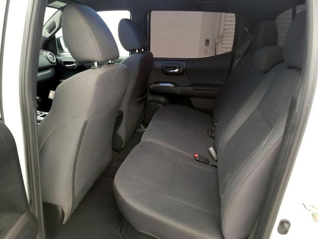 Photo of 2018 White Toyota Tacoma