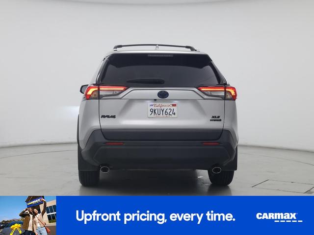 Photo of 2024 Silver Toyota RAV4 Hybrid