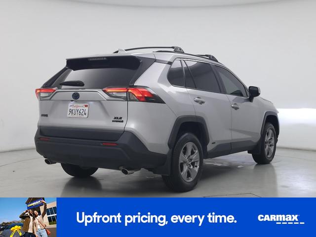 Photo of 2024 Silver Toyota RAV4 Hybrid