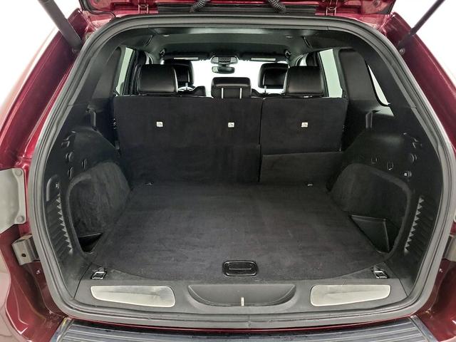Photo of 2018 Burgundy Jeep Grand Cherokee