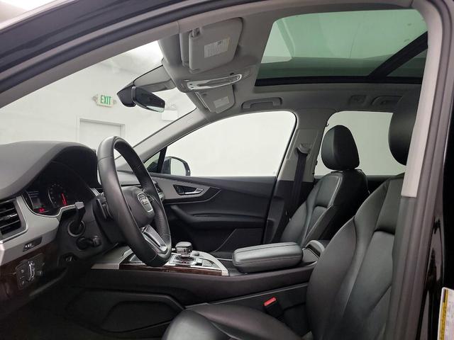Photo of 2019 Black Audi Q7