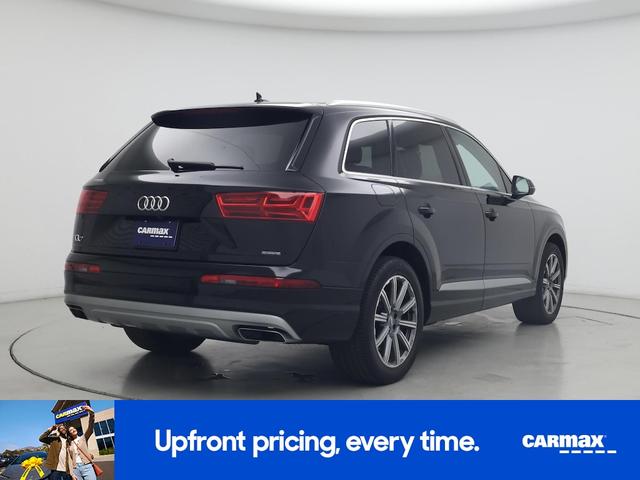 Photo of 2019 Black Audi Q7