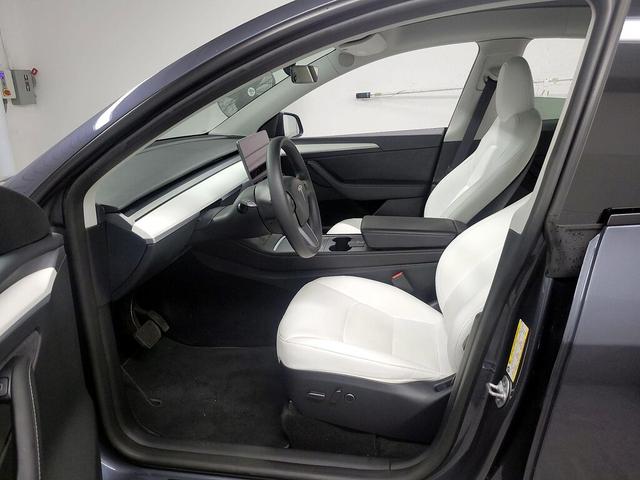 Photo of 2023 Gray Tesla Model Y