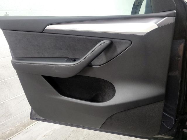 Photo of 2023 Gray Tesla Model Y
