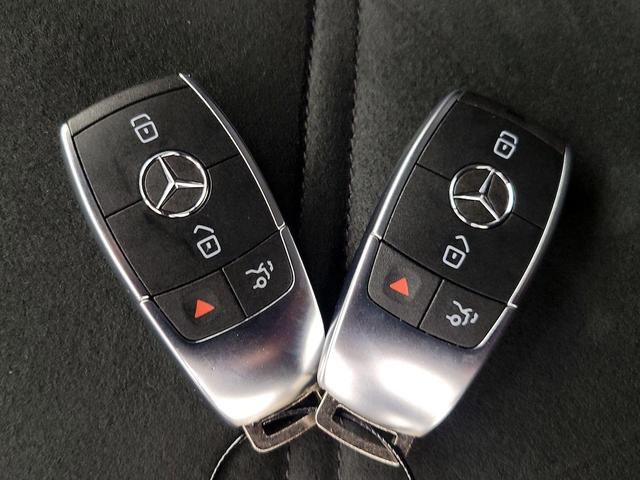 Photo of 2022 Gray Mercedes-Benz AMG C 43