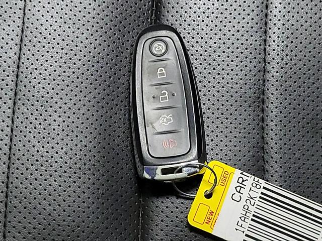 Photo of 2015 Gray Ford Taurus