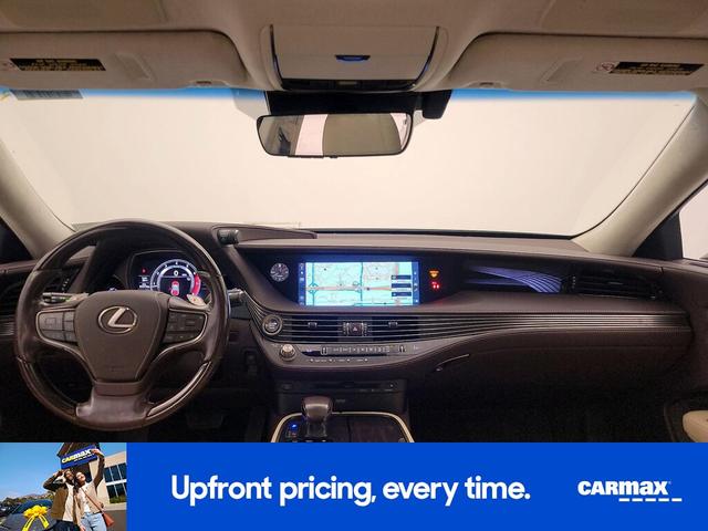 Photo of 2018 White Lexus LS 500