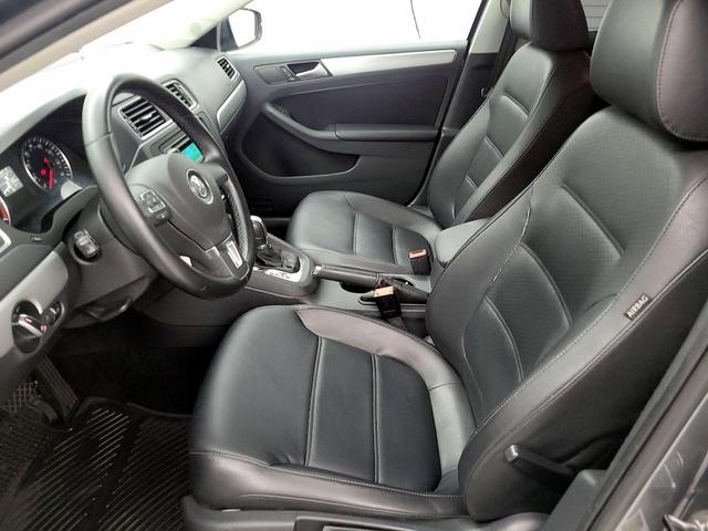 Photo of 2014 Gray Volkswagen Jetta