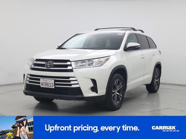 Photo of 2018 White Toyota Highlander