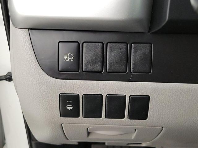 Photo of 2018 White Toyota Highlander