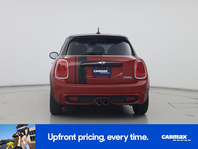 Photo of 2016 Red MINI Hardtop