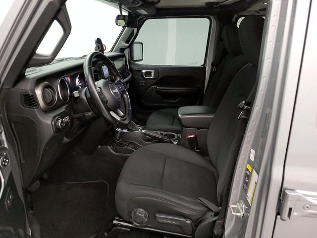 Photo of 2020 Silver Jeep Wrangler