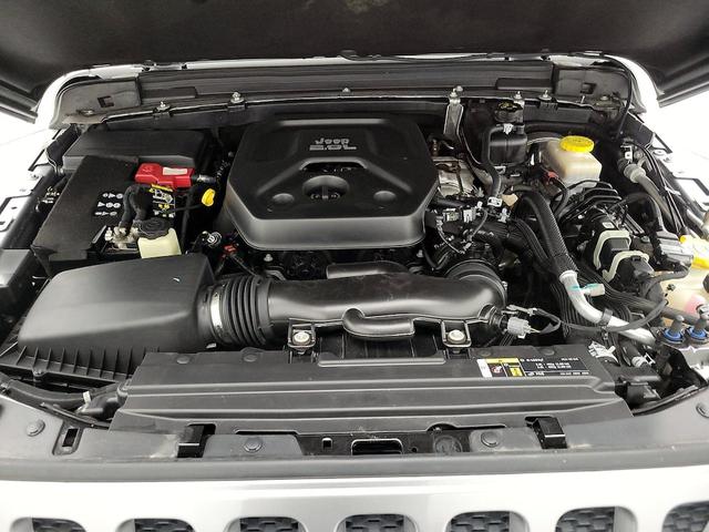 Photo of 2020 Silver Jeep Wrangler