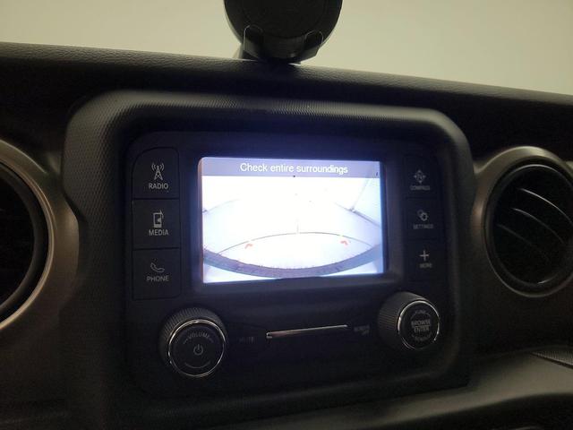 Photo of 2020 Silver Jeep Wrangler