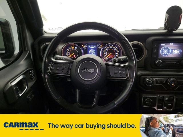 Photo of 2020 Silver Jeep Wrangler