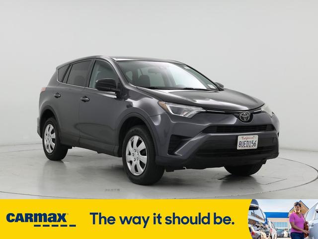 Photo of 2018 Gray Toyota RAV4