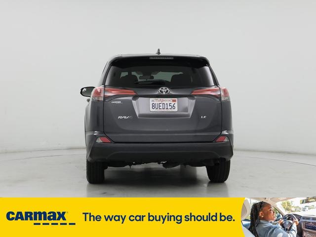 Photo of 2018 Gray Toyota RAV4