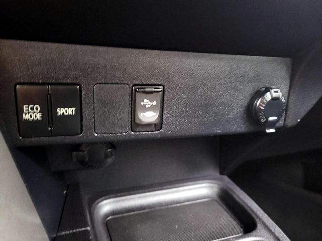Photo of 2018 Gray Toyota RAV4