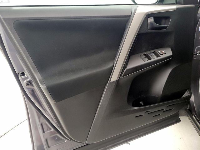 Photo of 2018 Gray Toyota RAV4