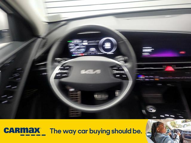 Photo of 2023 White Kia Niro EV
