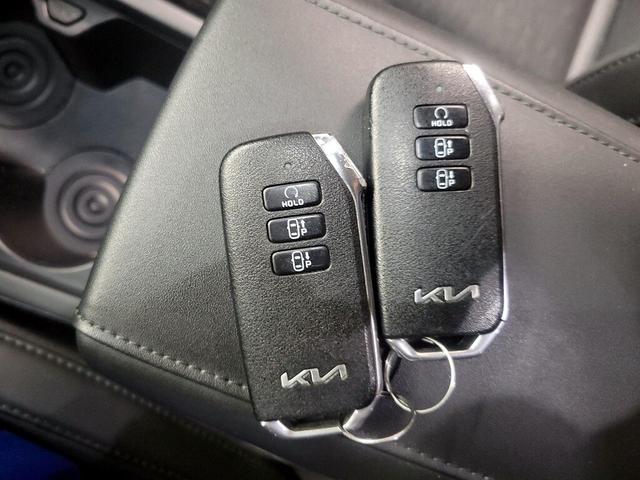 Photo of 2023 White Kia Niro EV