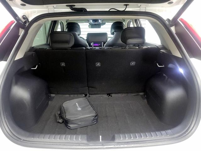 Photo of 2023 White Kia Niro EV