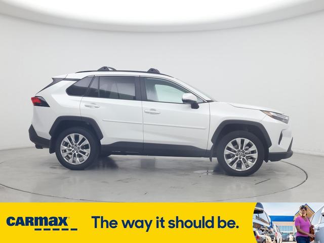 Photo of 2024 White Toyota RAV4