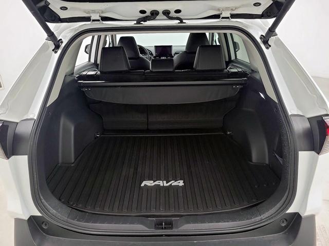 Photo of 2024 White Toyota RAV4