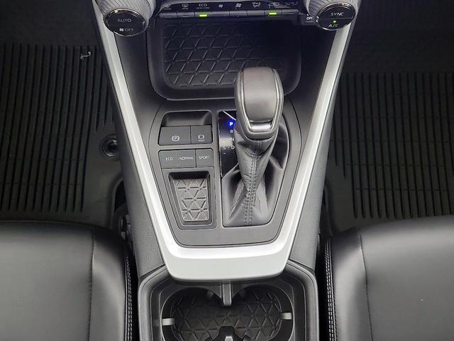 Photo of 2024 White Toyota RAV4