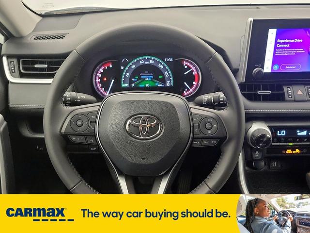 Photo of 2024 White Toyota RAV4