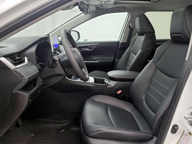 Photo of 2024 White Toyota RAV4