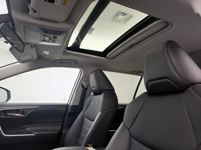 Photo of 2024 White Toyota RAV4