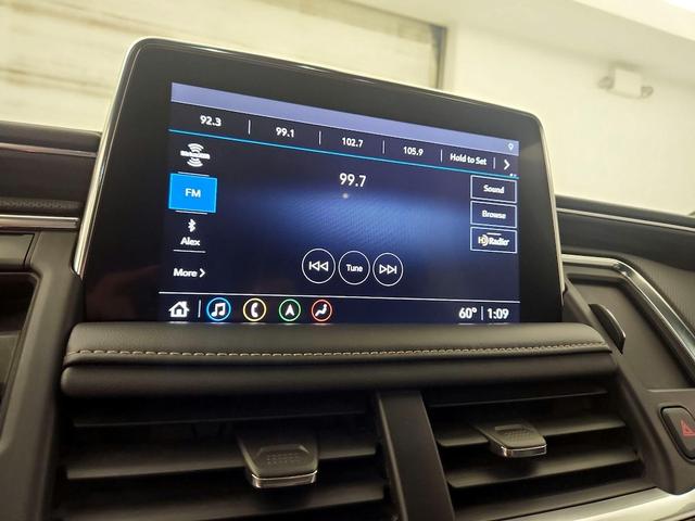 Photo of 2021 White GMC Yukon