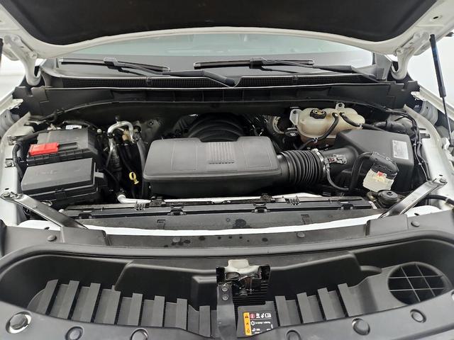 Photo of 2021 White GMC Yukon