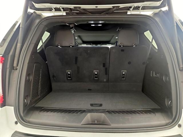 Photo of 2021 White GMC Yukon