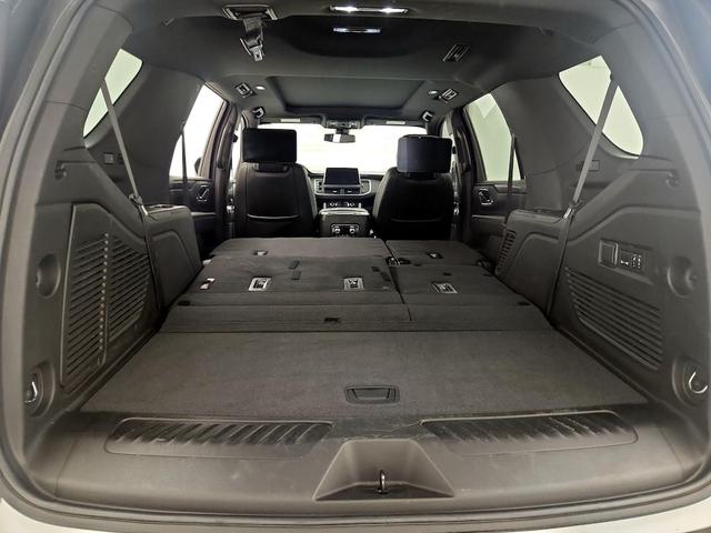 Photo of 2021 White GMC Yukon