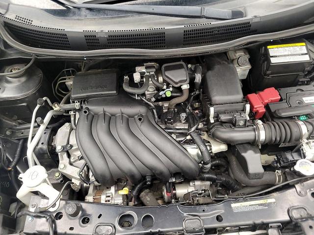 Photo of 2018 Gray Nissan Versa