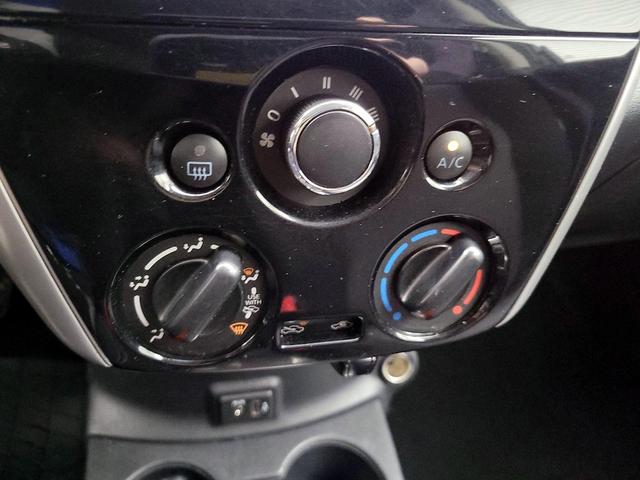 Photo of 2018 Gray Nissan Versa