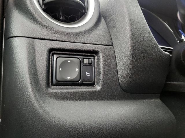 Photo of 2018 Gray Nissan Versa