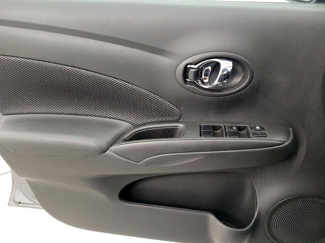 Photo of 2018 Gray Nissan Versa