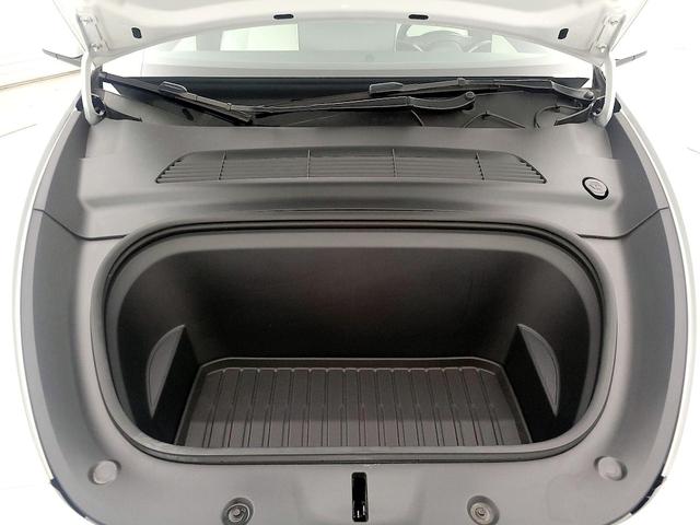 Photo of 2022 Pearl Tesla Model Y