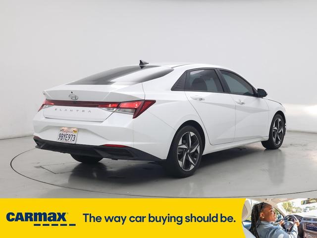 Photo of 2023 White Hyundai ELANTRA