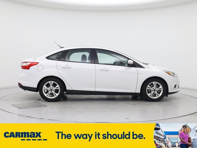Photo of 2014 White Ford Focus