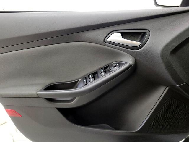 Photo of 2014 White Ford Focus