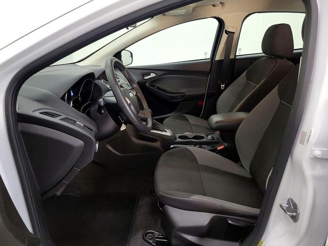 Photo of 2014 White Ford Focus