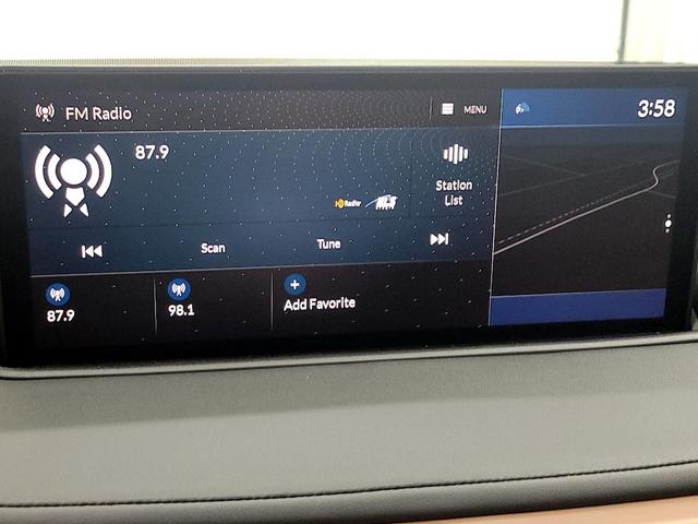 Photo of 2022 Silver Acura MDX